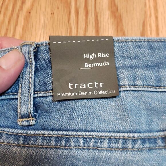 Girl's sz 12 Tractr High Rise Shorts, bermuda - Picture 3 of 5